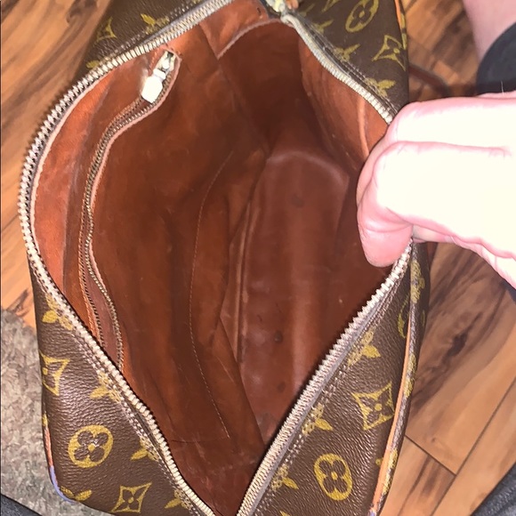 LOUIS VUITTON LARGE DANUBE with Flaws - Picture 4 of 16